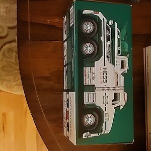 HESS  Rescue Team Tow Trucks